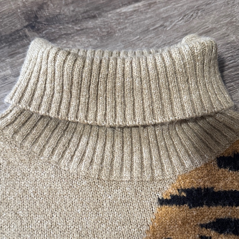 Unique dragon sweater ❤️ - Picture 7 of 7